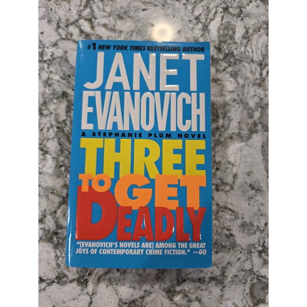 Three To Get Deadly: A Stephanie Plum Novel By Janet Evanovich 044903007995